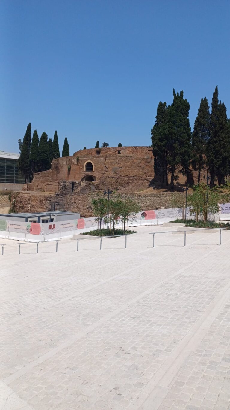 piazza augusto imperatore e mausoleo di augusto 3 Dopo 20 anni comincia finalmente a riaprire a Roma la nuova Piazza Augusto Imperatore