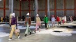 Come vestirà l’Uomo Prada. Ritorno alla semplicità per la primavera estate 2026