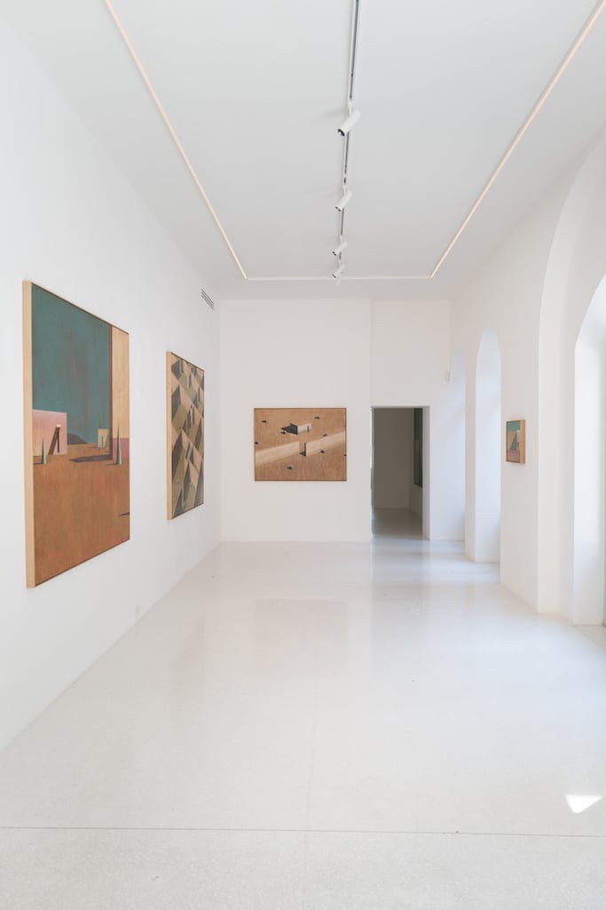 Ramon Enrich, Architettura e Utopia, Installation View at Cadogan Gallery 1, Milano, 2025. Courtesy of Cadogan Gallery.