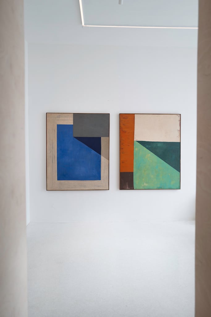 Ramon Enrich, Architettura e Utopia, Installation View at Cadogan Gallery 1, Milano, 2025. Courtesy of Cadogan Gallery.