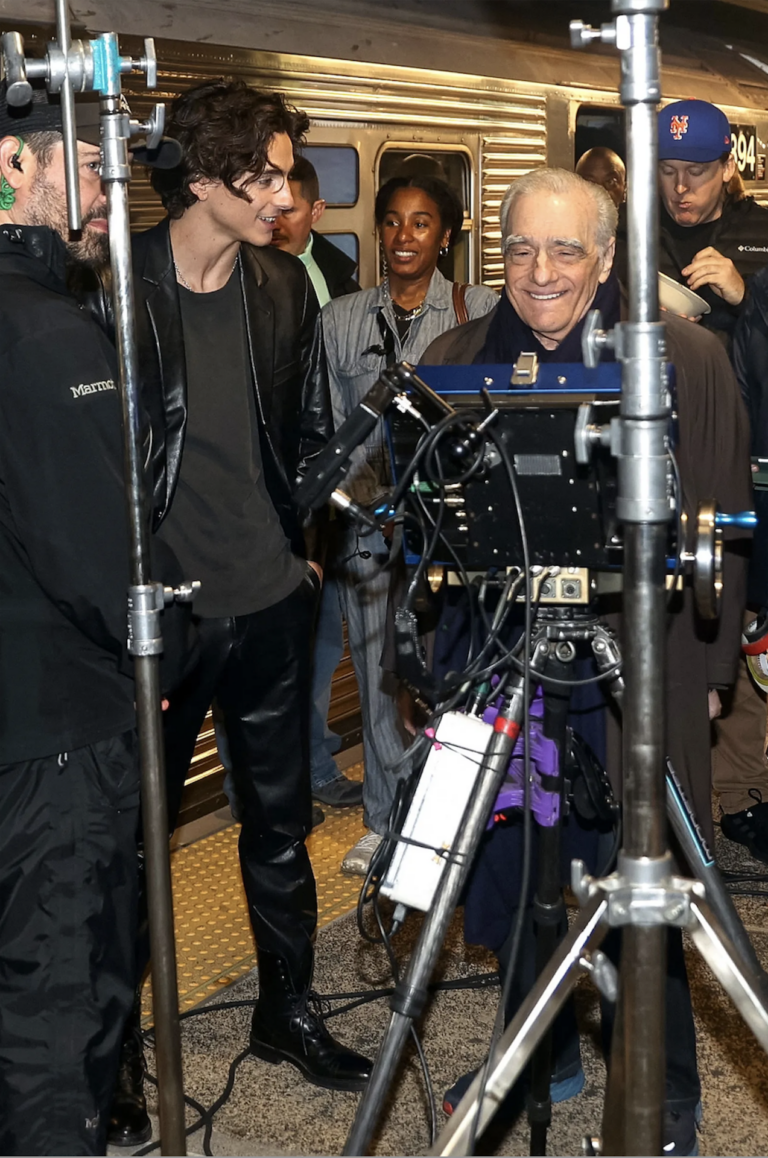 Timothée Chalamet con Martin Scorsese sul set per lo spot della fragranza Blue di Chanel, courtesy Chanel