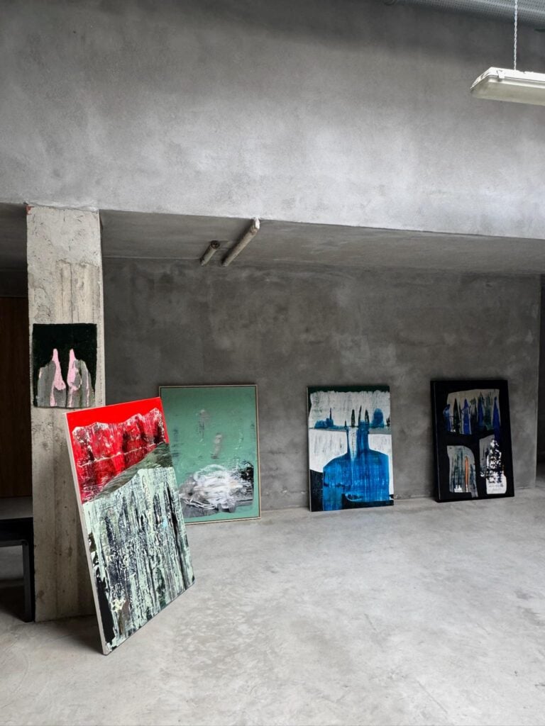 02 Tra astrazione e memoria. L’arte di Nilufer Yildirim incontra la moda per HIGH The Journal