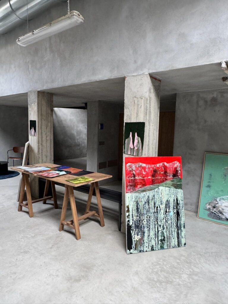 06 Tra astrazione e memoria. L’arte di Nilufer Yildirim incontra la moda per HIGH The Journal