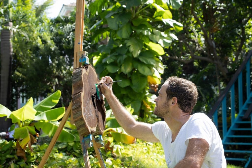 5 live painting in the garden armando goedgedrag boardwalk boutique hotel aruba 1200x800 1 Lavorare nell’arte: opportunità da Marignana, Lavanderia a Vapore, Fondazione Bartoli Felter e Aruba