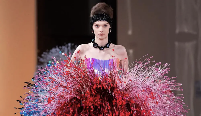Alta moda e bellezza non bastano più. Ecco come cambia il mercato 