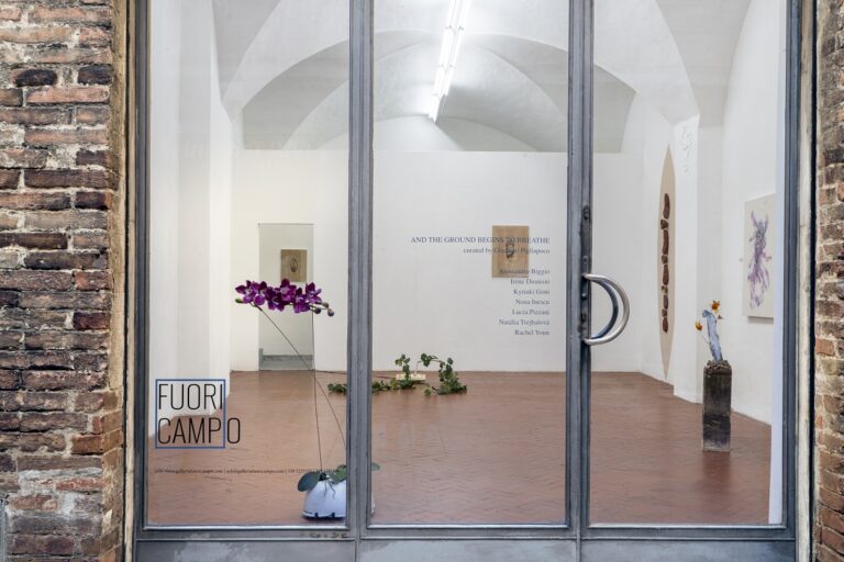 And the ground begins to breathe, Galleria FuoriCampo, Siena, 2025. Photo Ela Bialkowska OKNO studio