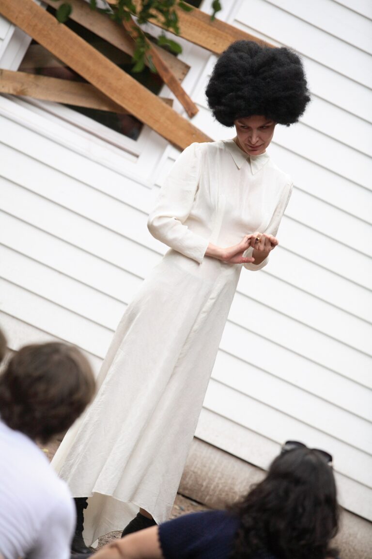 Chiara Fumai, The Moral Exhibition House performance. Photo Alfredo Cillari, Courtesy Archivio Chiara Fumai
