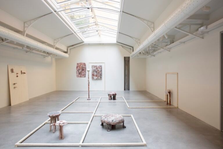 Chryssa Kotoula, We are walking talking minerals, installation view at Fondazione Officine Saffi, Milano, 2025