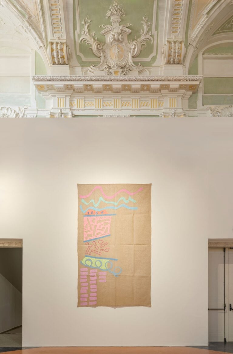 Giorgio Griffa: L’arte che dialoga con l’invisibile, Installation view, Palazzo Ducale Genova, ph. Anna Positano