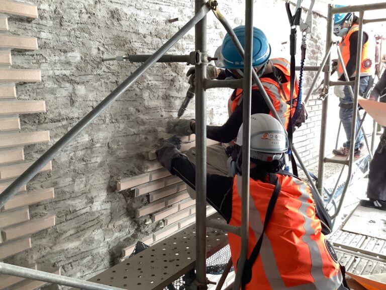 Imperial Hotel, Kyoto Workers removing tiles for reuse credit Obayashi Corporation