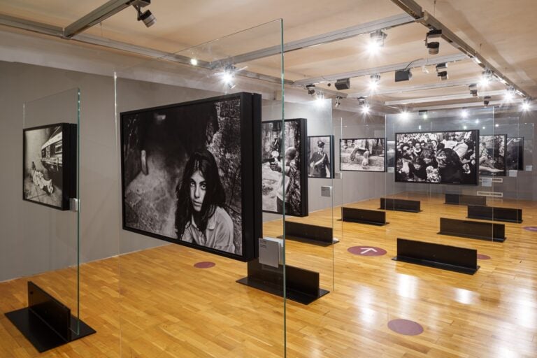 Letizia Battaglia, Senza Fine, installation view at Palazzo di Città, Cagliari, 2025. Photo Giorgio Marturana