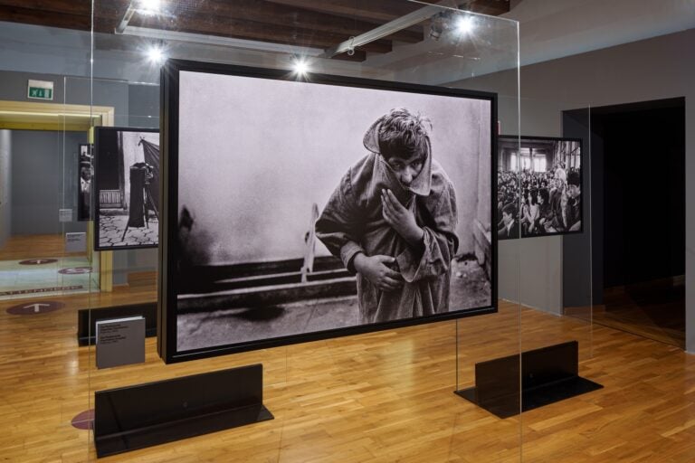 Letizia Battaglia, Senza Fine, installation view at Palazzo di Città, Cagliari, 2025. Photo Giorgio Marturana