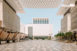 La nuova edizione di Art Basel in Qatar avrà un artista come direttore e non sarà la solita fiera