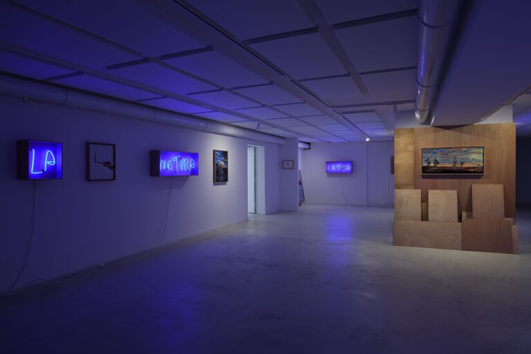 Matteo Fato, Il difficile è dimenticare ciò che si è visto per casa (Ritratto di Pescara per caso) - 2025 - Foto Michele Alberto Sereni - Courtesy dell’artista - Fondazione La Rocca, Pescara