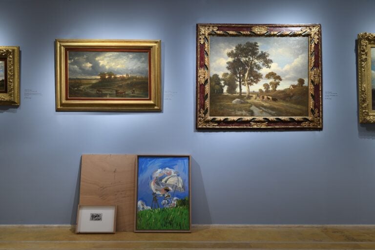 Matteo Fato, Il difficile è dimenticare ciò che si è visto per casa (Ritratto di Pescara per caso), 2025 - Veduta dell’installazione, Museo dell’Ottocento, Pescara Foto Michele Alberto Sereni