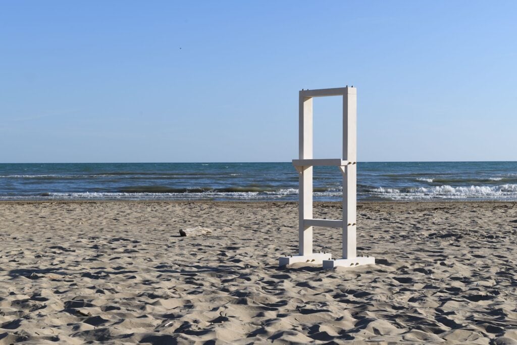 L’artista Matteo Fato invade la sua Pescara con una grande mostra diffusa