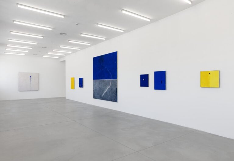 Pier Paolo Calzolari, Hypnos, Galleria Franco Noero, Torino, Exhibition view. Photo Sebastiano Pellion di Persano
