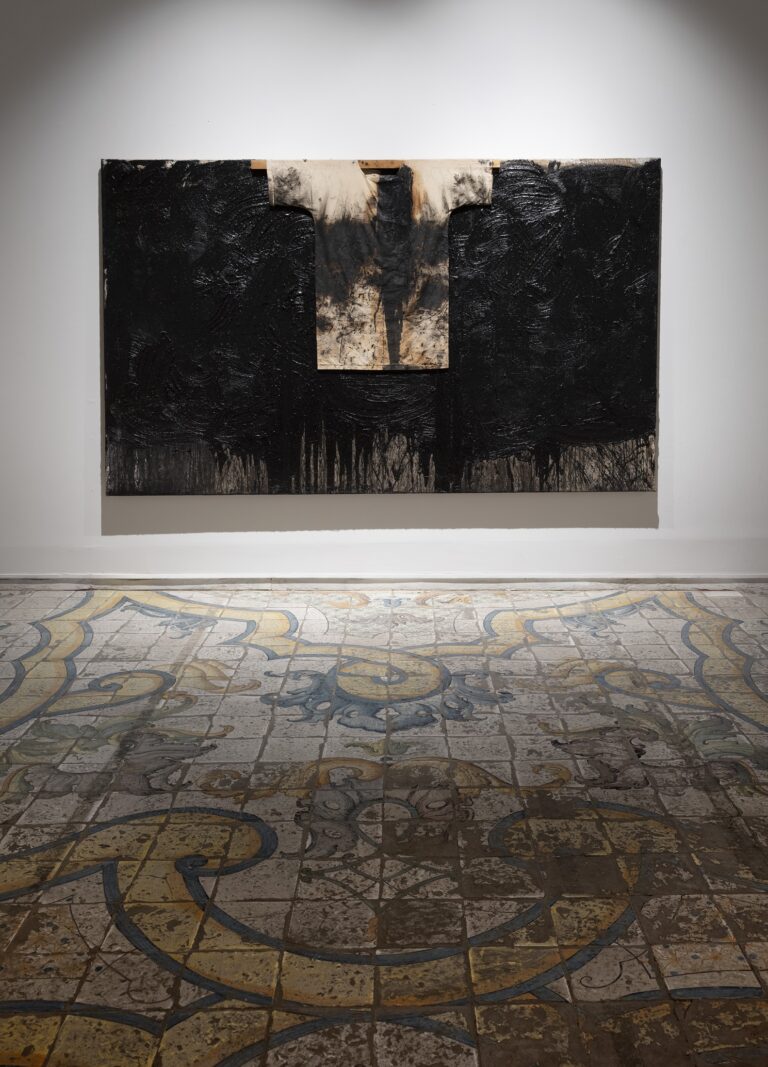 Pinakothek'a, Palazzo Sant'Elia, Palermo. Veduta dell'allestimento - Un'opera di Hermann Nitsch