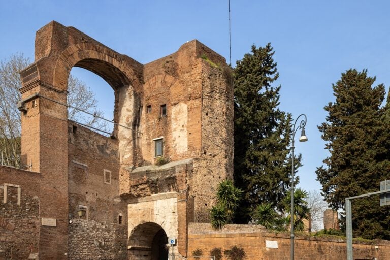 Arco di Dolabella. Photo Cristina Annibali Krinaphoto