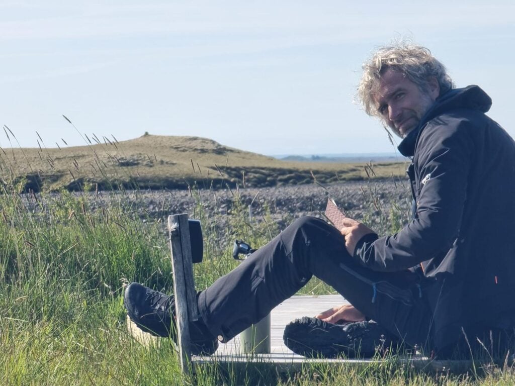 Intervista a Roberto Ghezzi. Arte, tempo e fisica quantistica in una ricerca in Islanda