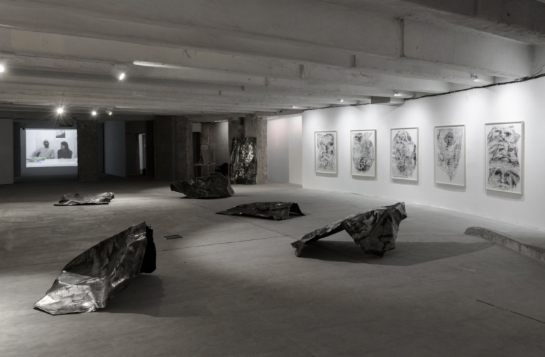 schermata 2025 07 08 alle 102943 La “scomparsa” del trio artistico Canemorto in mostra a Roma