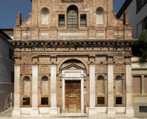 Nella Chiesa di San Carlo a Cremona la performance dell’artista Marcello Maloberti dura una sola notte