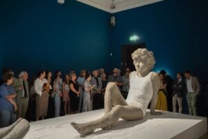 In mostra a Milano le sculture di Valerio Berruti sono bambini ma sono anche più che bambini