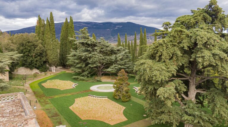 Villa del Colle del Cardinale, Umbria. Photo Filippo Fagioli