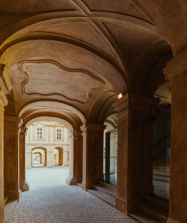 Savarin Palace - Na Příkopě Street Prague © Crestyl