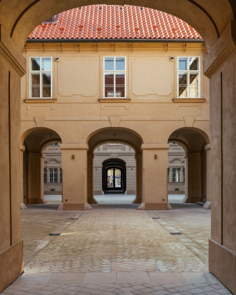 Savarin Palace - Na Příkopě Street Prague © Crestyl