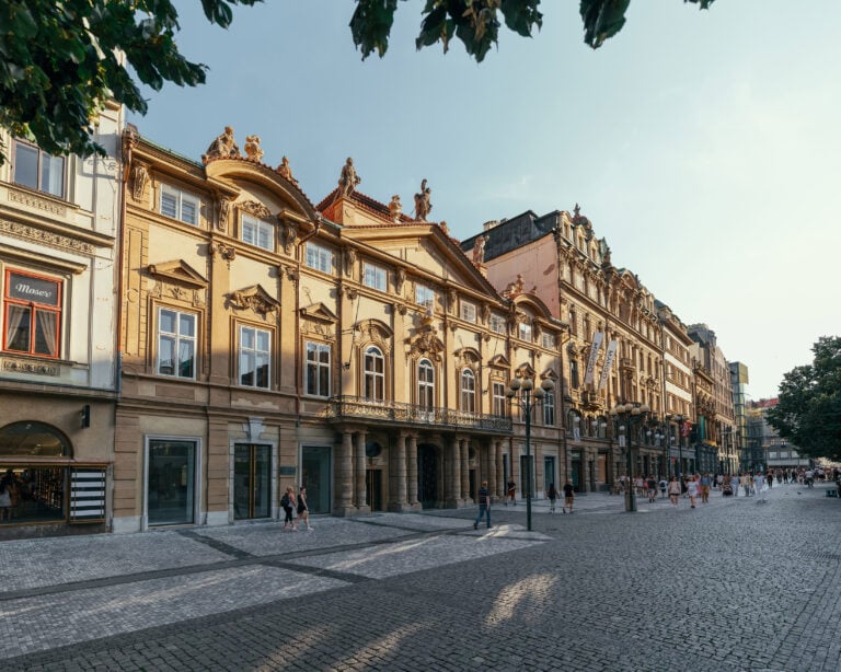 Savarin Palace - Na Příkopě Street Prague © Crestyl