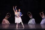 Alice Mariani, Navrin Turnbull e il corpo di ballo scaligero in un momento del II atto della Paquita di Pierre Lacotte - foto di Brescia e Amisano-Teatro alla Scala