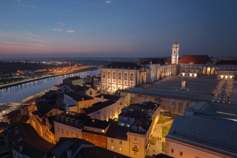 Nel 2028 Manifesta arriva per la prima volta in Portogallo. La biennale d’arte itinerante sceglie Coimbra