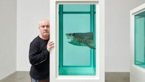 “Vere opere di falsi artisti”. Ecco cosa accade quando l’arte cade nella rete del marketing 