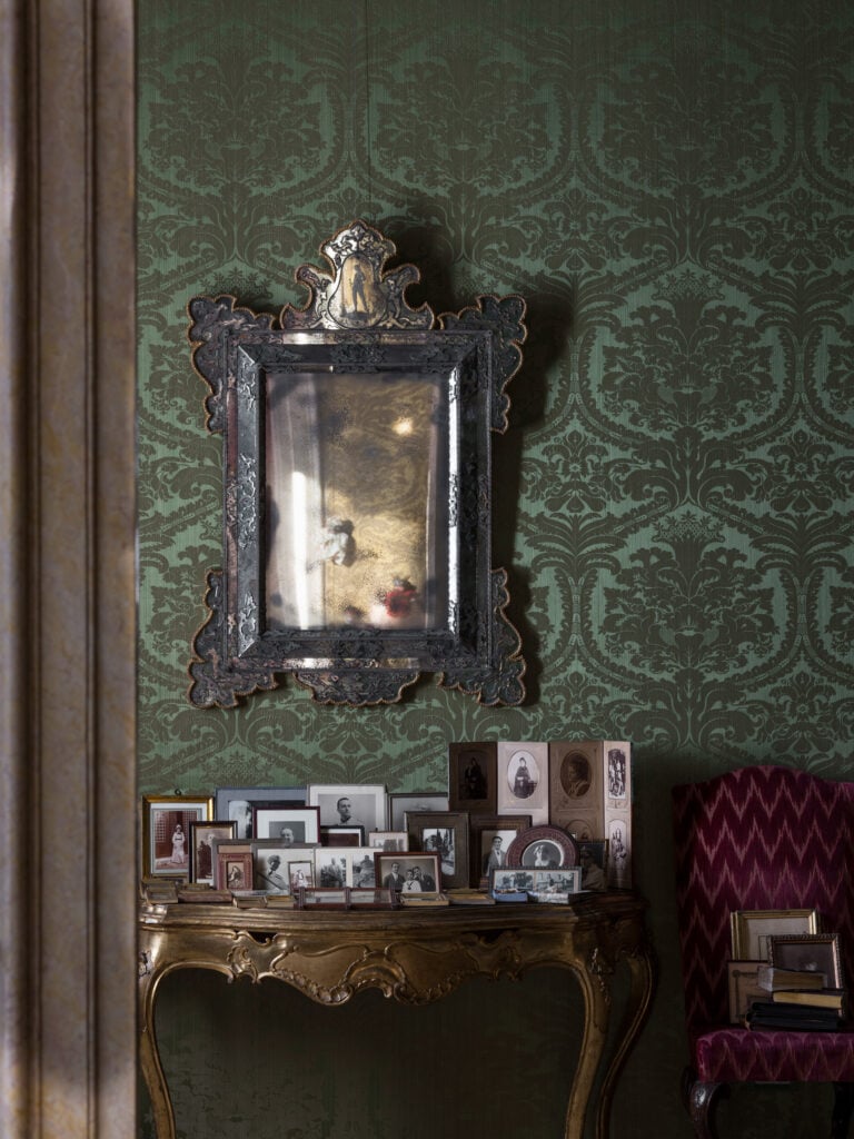 Di storie e di arte. Tre secoli di vita a palazzo Vendramin Grimani. Installation view Palazzo Vendramin Grimani, Venezia, 2025. Foto Ugo Carmeni