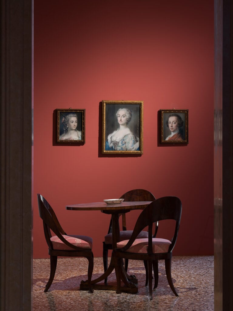 Di storie e di arte. Tre secoli di vita a palazzo Vendramin Grimani. Installation view Palazzo Vendramin Grimani, Venezia, 2025. Foto Ugo Carmeni