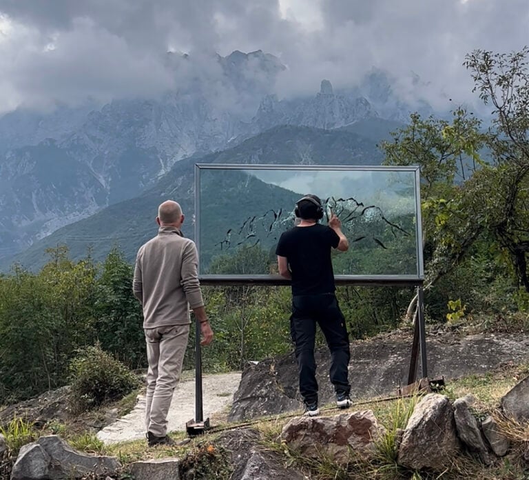duo cropphoto credito a luca savinno img2525 copy 2 In Val Camonica un paese noto per le incisioni rupestri si trasforma in Borgo degli artisti contemporanei