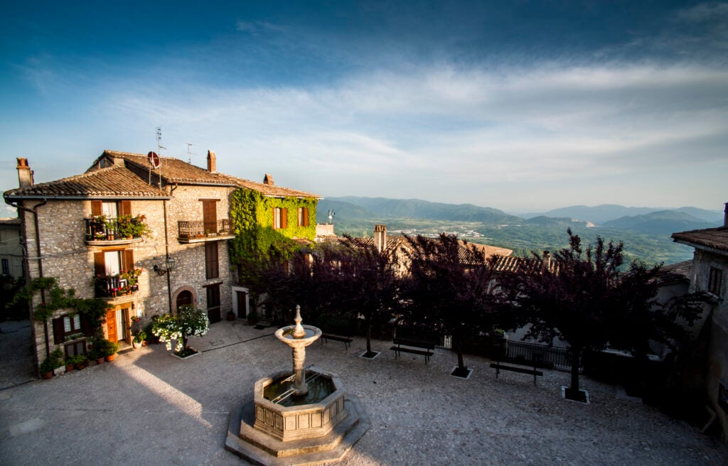 Una piazzetta di Collalto Sabino