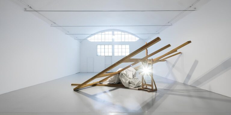 Giulio Paolini, Hic et nunc. Le radeau de la meduse, 1991. Courtesy artista e galleria Christian Stein, Milano. Ph. Agostino Osio