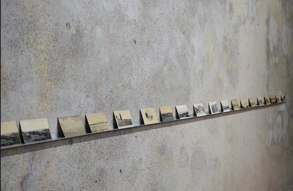 La poesia della campagna toscana e della Corsica in formato cartolina. Una mostra a Livorno
