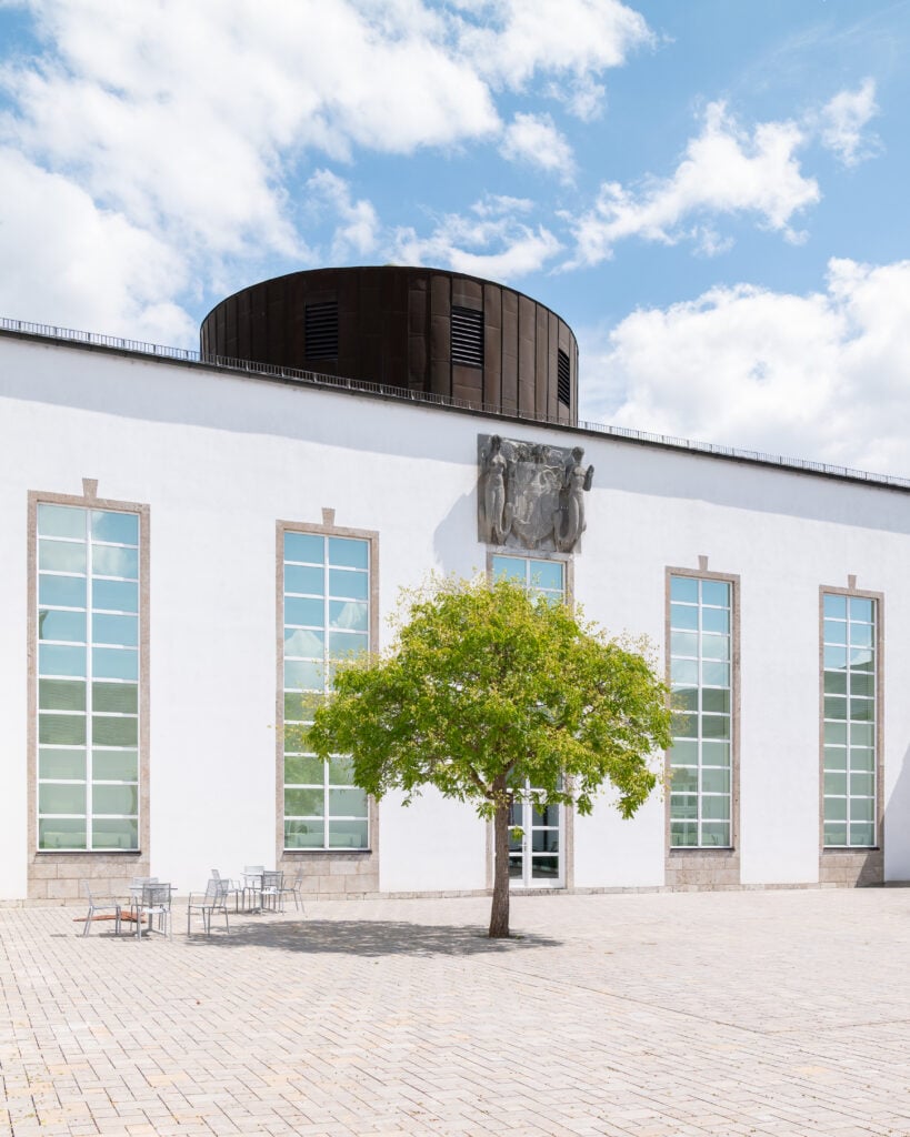 Installation Images of Rolf Sachs Be-rühren, at Kunsthalle Schweinfurt. Exterior. Photography by Luisa Porta