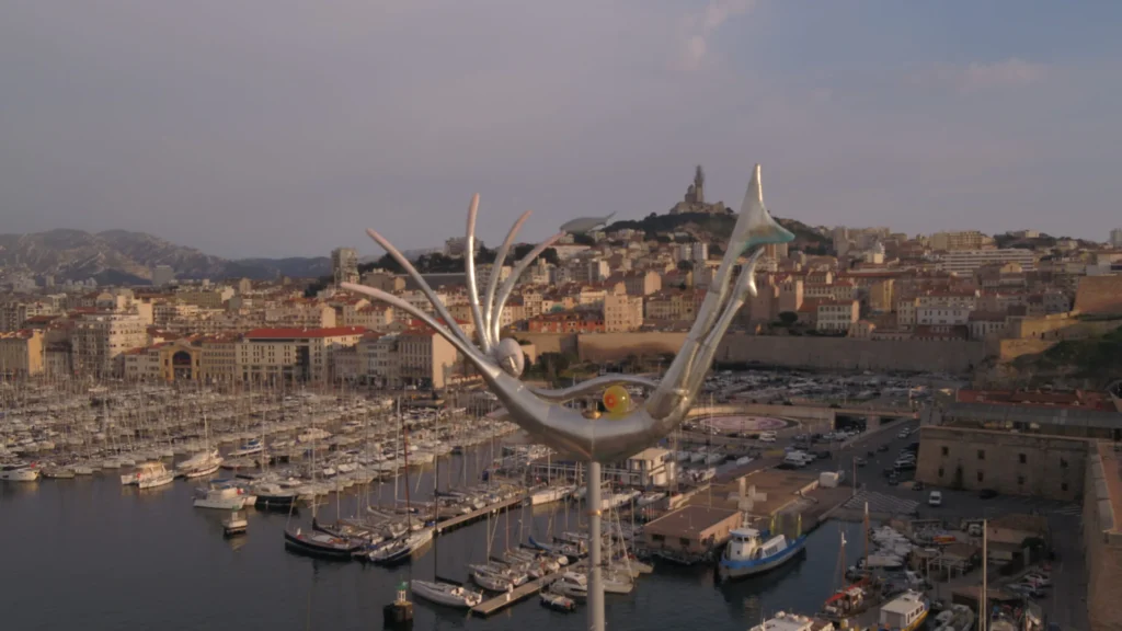 Laure Prouvost, Sculpture girouette Icare Us Elle, 2025. Courtesy Mucem