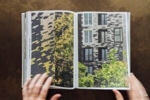 Un nuovo libro spiega perché usare la ceramica in architettura è intelligente