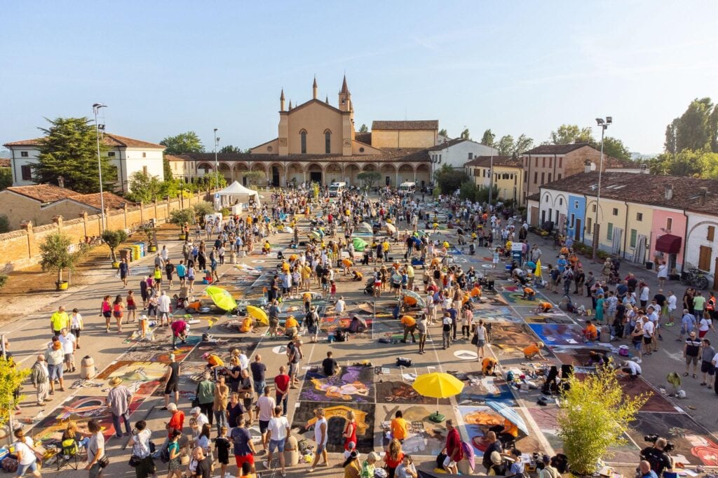 Madonnari all'opera a Grazie di Curtatone