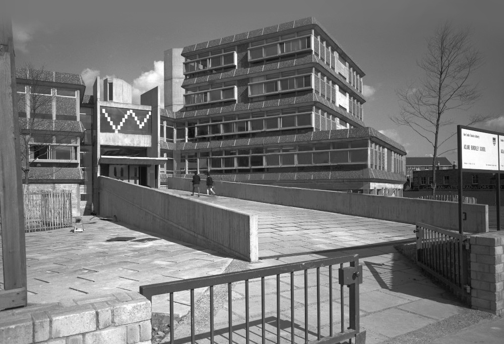 photo acland burghley school Dentro una scuola di Londra aprirà un nuovo museo dedicato al brutalismo. Il primo al mondo
