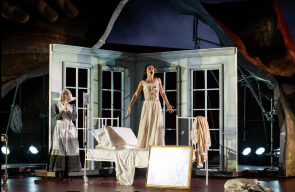La regia di Sláva Doubnerovà all’Opera di Roma per la Traviata 