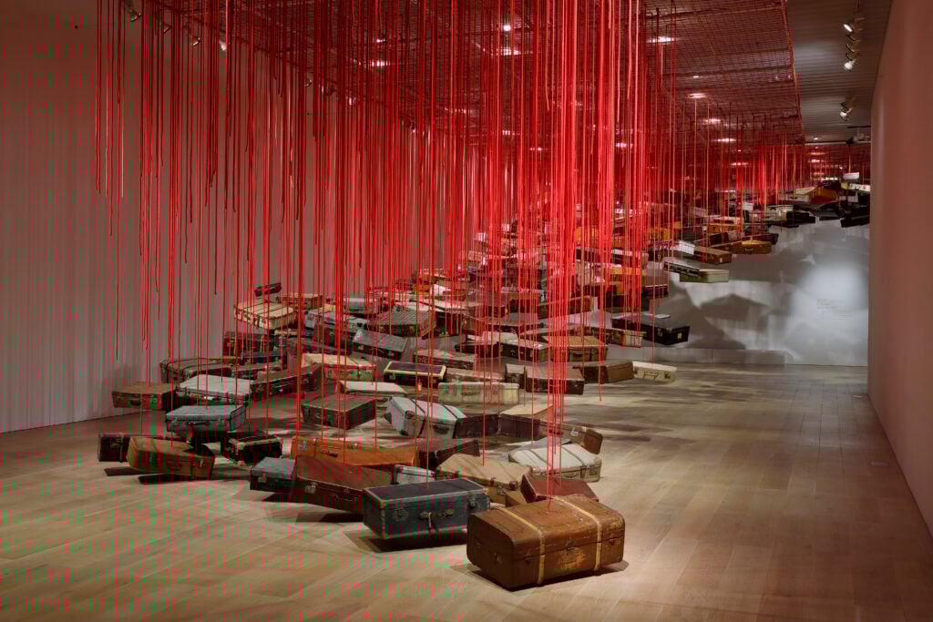 Al Museo d’Arte Orientale di Torino arriva la grande mostra di Chiharu Shiota