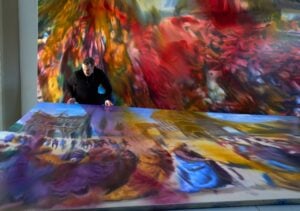 L’artista Jorge R. Pombo reinventa a Milano il Giudizio Universale di Michelangelo