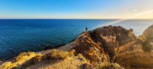 Lo scatto perfetto è solitario. E così l’estetica contemporanea nasconde l’overtourism 