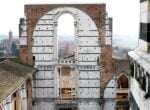 Facciatone, parte superiore con arcata - Lensini